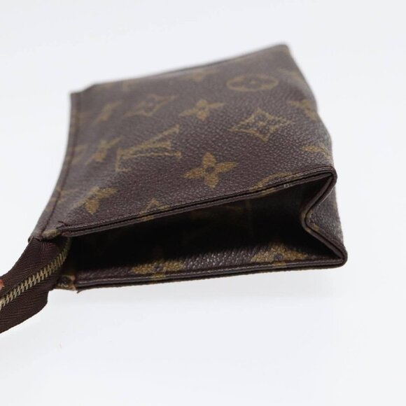 LOUIS VUITTON Monogram Poche Toilette 15 Pouch - Picture 5 of 16